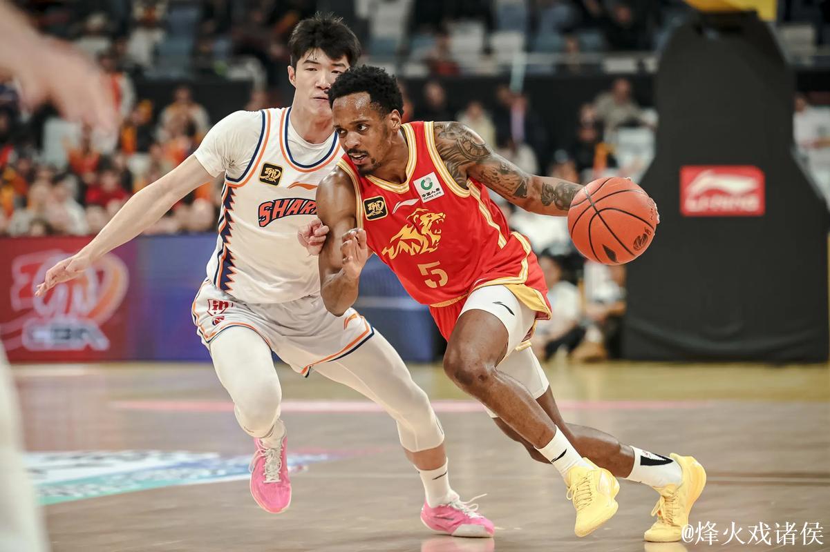 CBA赛场关键制胜人物揭晓，各队外援成焦点